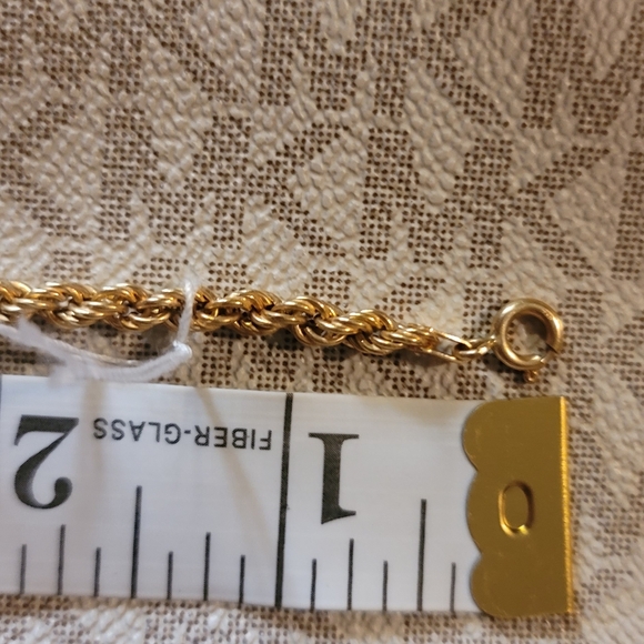 Luxurious 18K Gold Rope Chain Bracelet (8 inches) - Picture 8 of 8